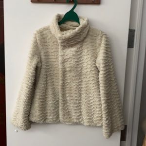 Patagonia ladies size S cream-coloured faux fur zippered jacket.